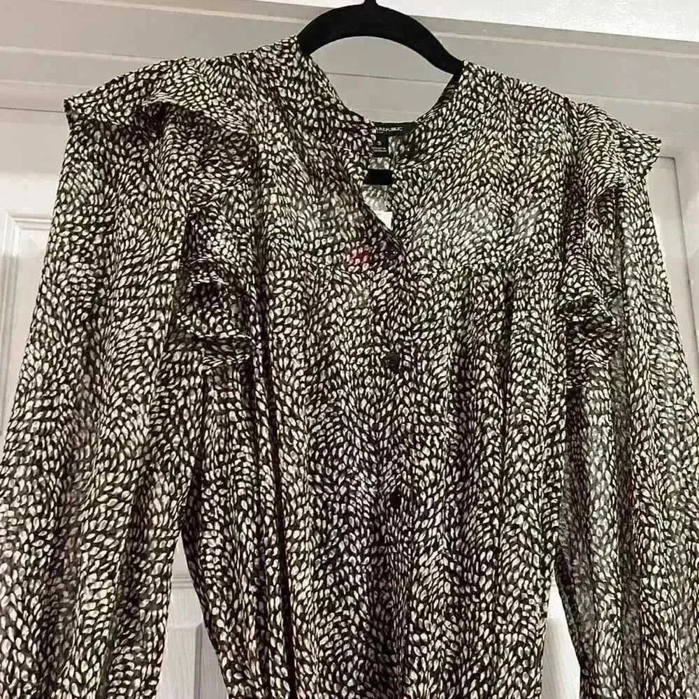 Banana Republic FLUTTER MIDI SHIRTDRESS - Picture 3 of 8
